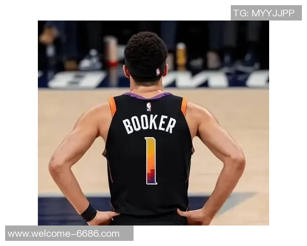 布克表现不佳19投仅6中仍砍24分9板9助却伴随4次失误令人担忧