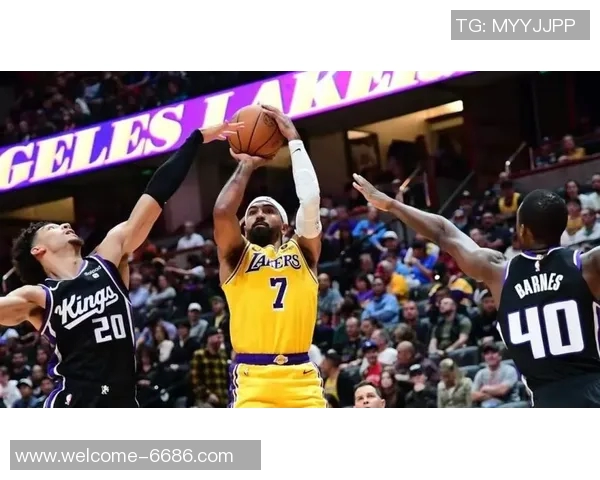 湖人末节进攻停滞不前文森特三分球引发太阳替补席狂欢 湖人末节进攻停滞不前文森特三分球引发太阳替补席狂欢